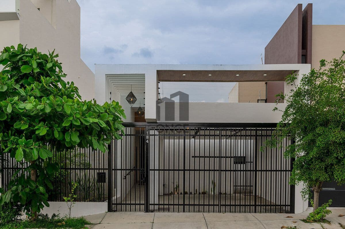 Casa en venta en zona residencial exclusiva al norte de Colima, Colima - Imagen 1